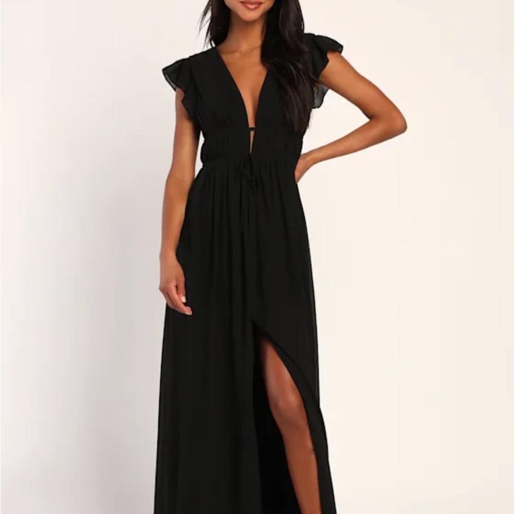Lulu's Elegant Black Maxi Dress with Flutter Sleeves